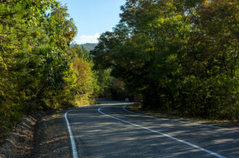 The kind of picturesque Georgia roadway that can lead to GA license points.